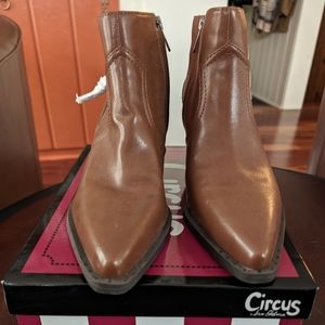 New with box booties - Circus - 9